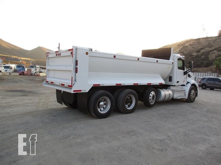 2020-peterbilt-579-image-3