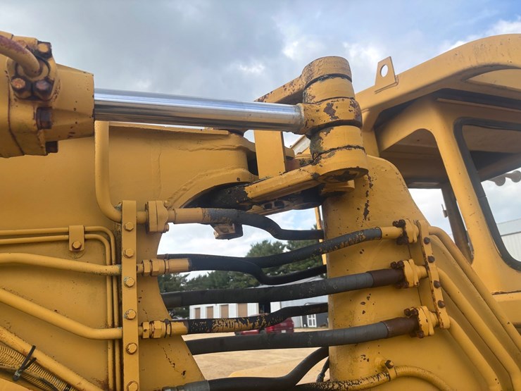 caterpillar-613-image-47