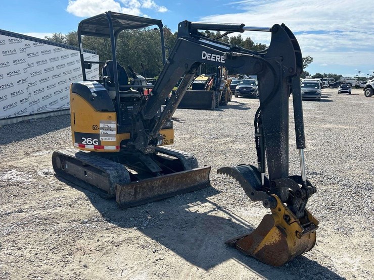 2017-deere-26g-image-2