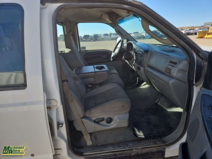 2006-ford-f550-image-16