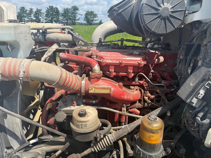 2012-peterbilt-384-image-34