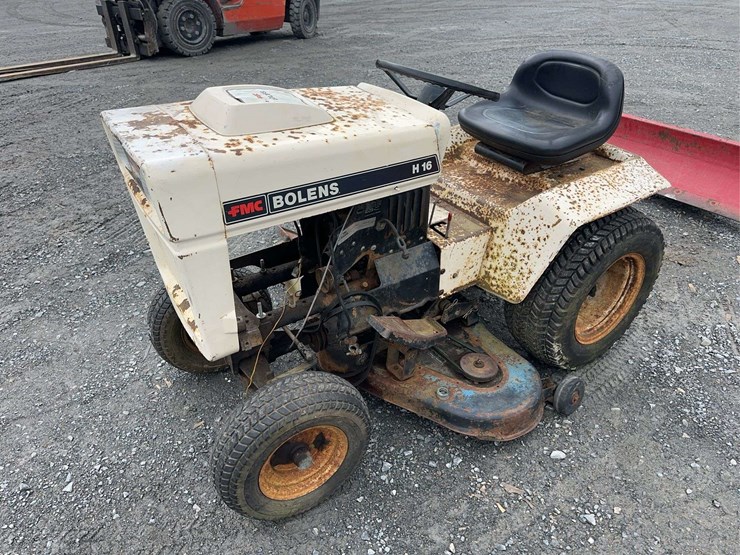 bolens-h-16-lawn-tractor-with-blower-and-snow-blade--no-engine-image-1