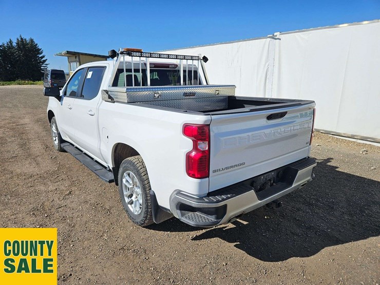 2023-chevrolet-silverado-1500-image-3