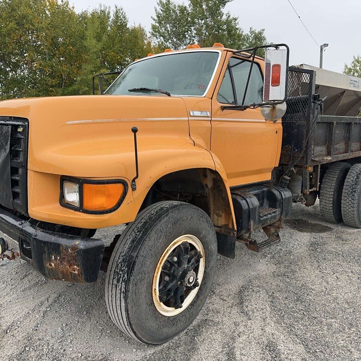 1995 FORD F800