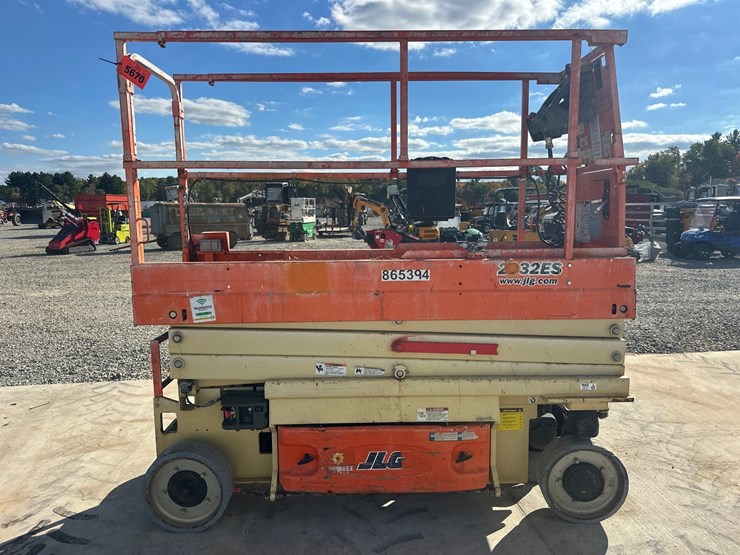 2016-jlg-2032es-image-6