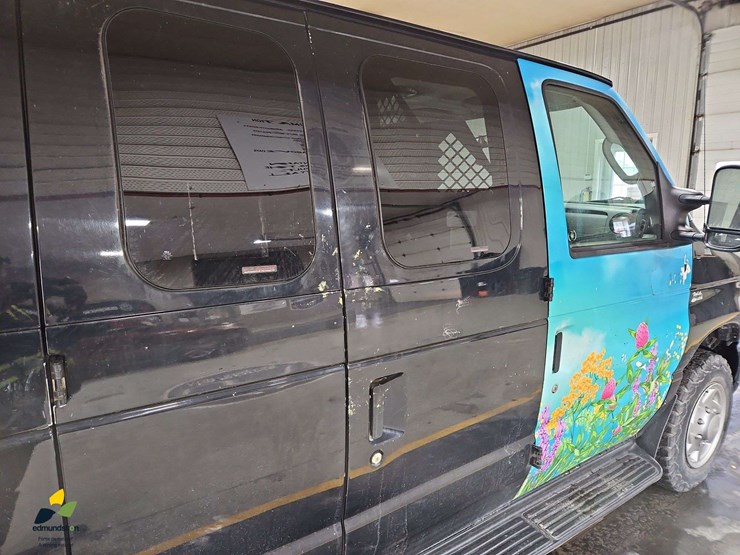 2013-ford-e150-image-35