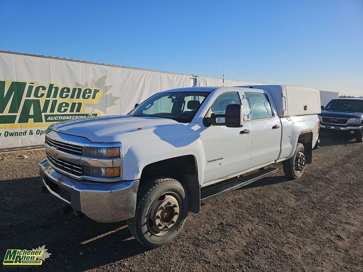 2015-chevrolet-silverado-2500hd-image-1