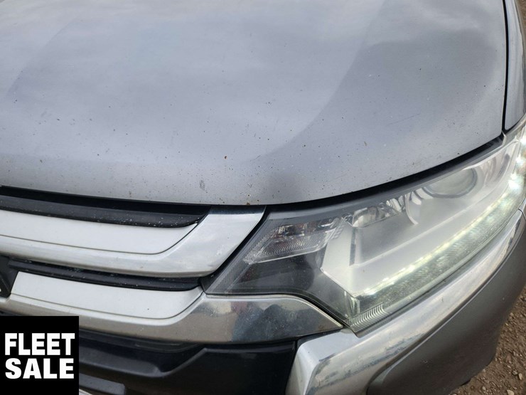 2016-mitsubishi-outlander-image-36