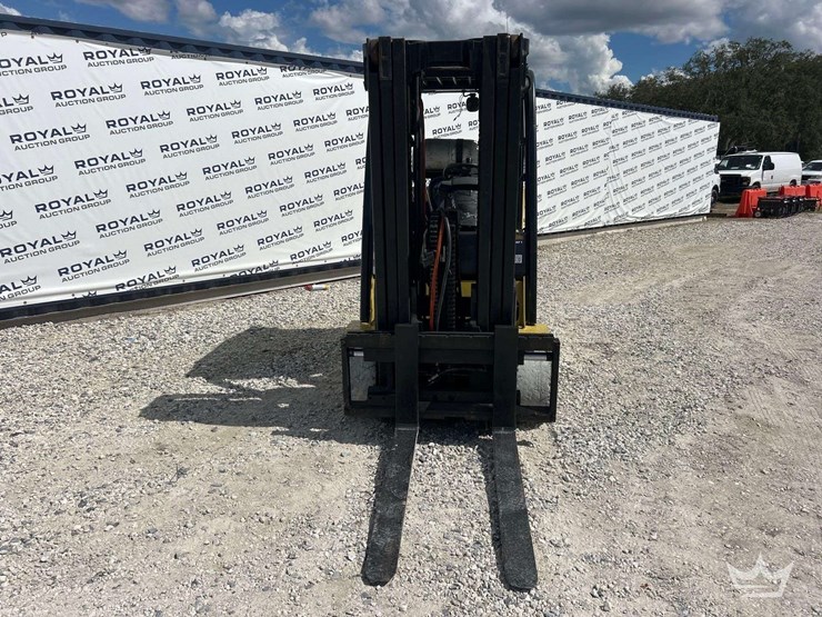 yale-glc080-7,500lb-propane-forklift-image-24