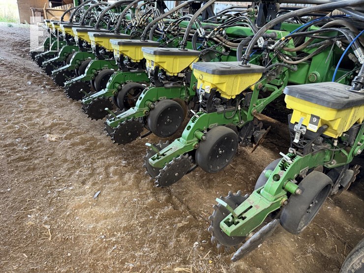 2013-john-deere-db60-image-37
