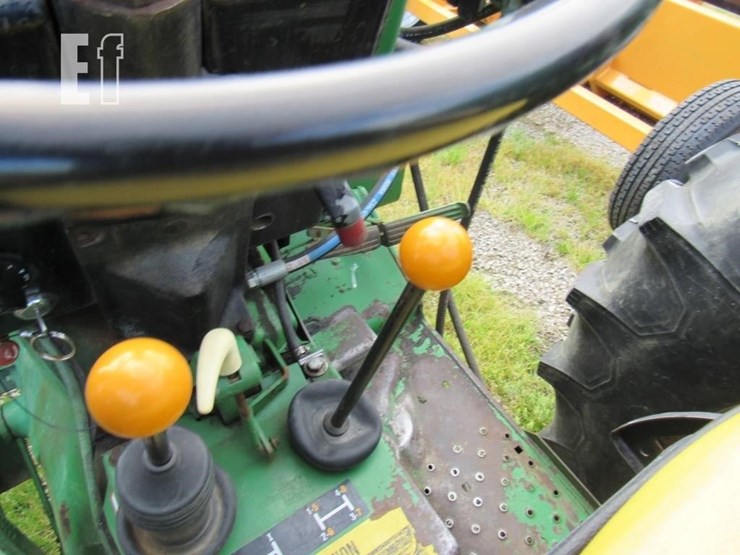 john-deere-2440-image-15