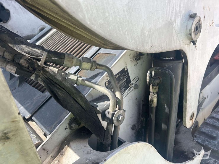 2020-bobcat-t770-image-10