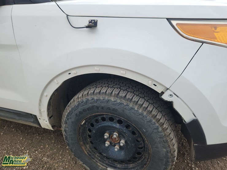 2013-ford-explorer-image-36