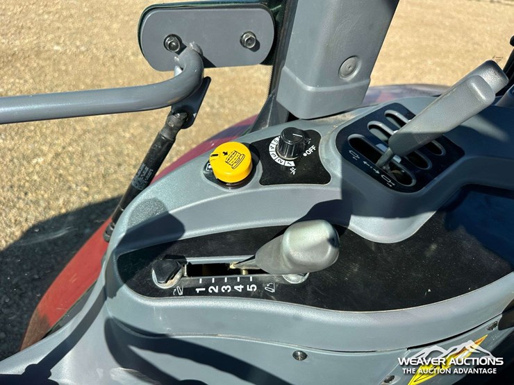 2013-massey-ferguson-4610-image-22