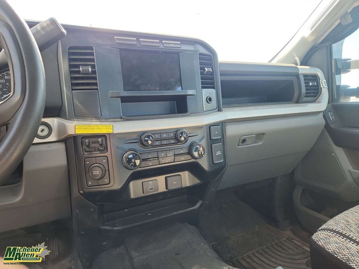 2023-ford-f250-image-17
