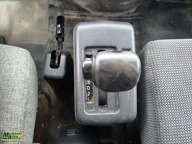 2009-hino-238-image-11