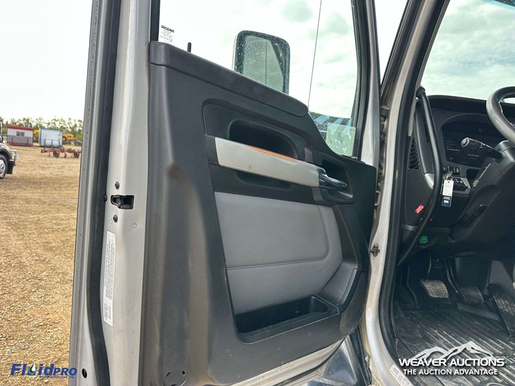 kenworth-t880-image-34