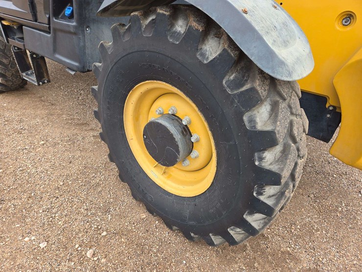 caterpillar-th514d-image-7