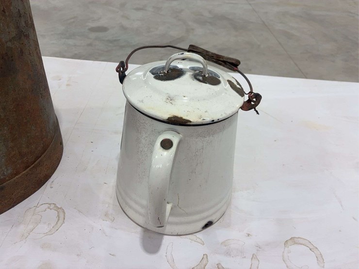 vintage-coffee-pod-and-milk-can-image-3