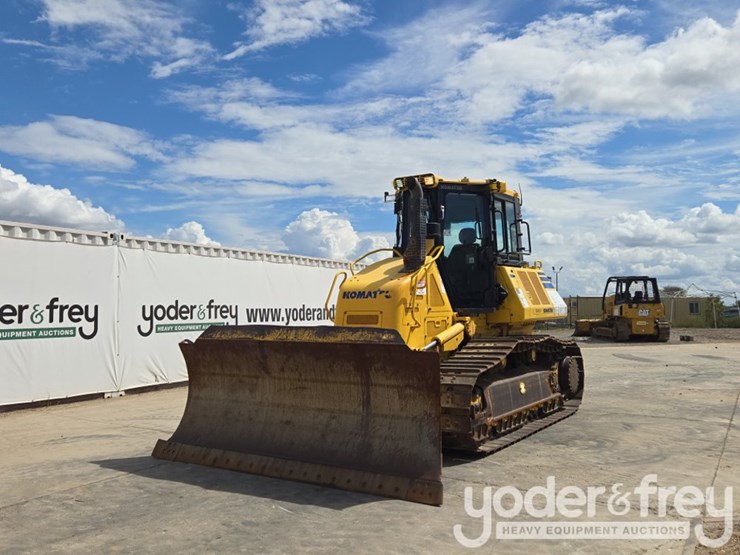 2018-komatsu-d61ex-24-image-1
