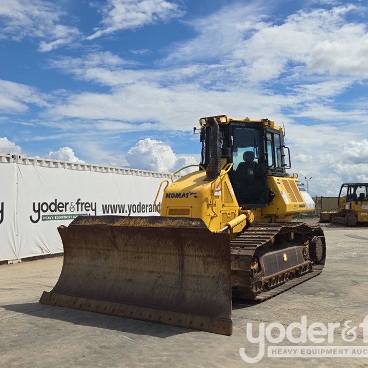 2018 KOMATSU D61EX-24