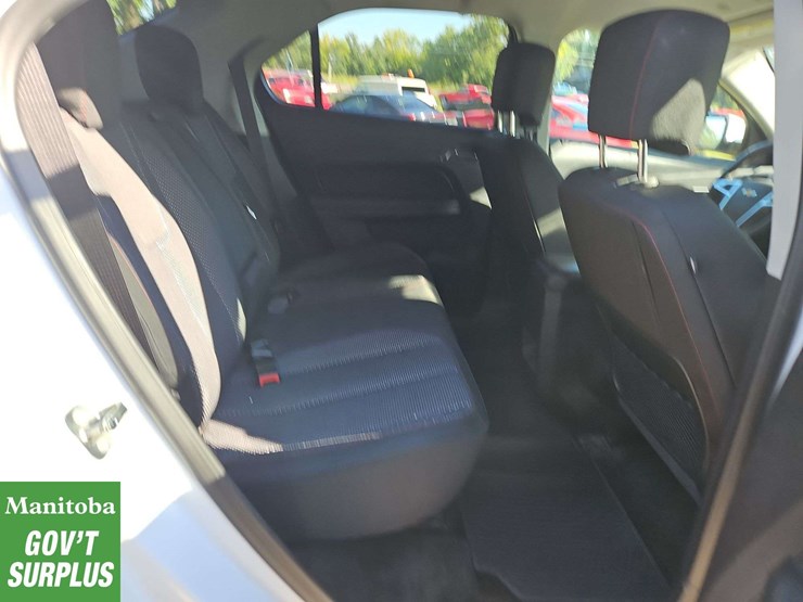 2017-chevrolet-equinox-image-23