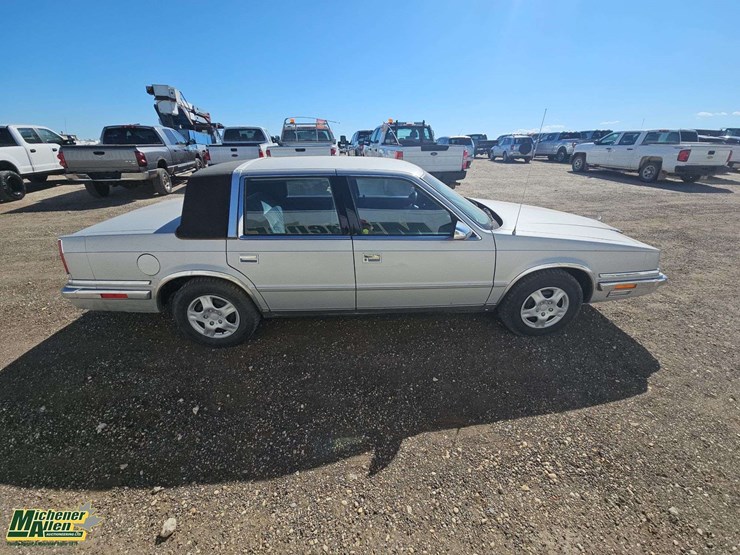 1989-chrysler-new-yorker-image-7
