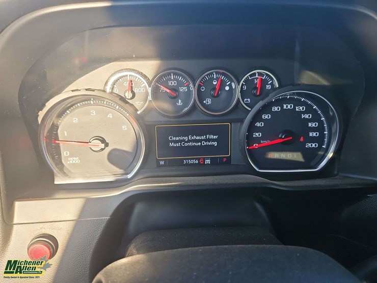 2020-chevrolet-silverado-2500hd-image-19