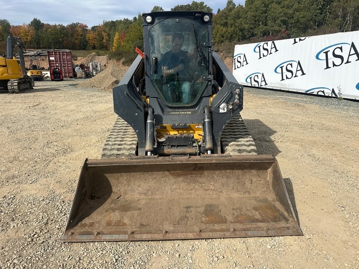 2020-deere-331g-image-8