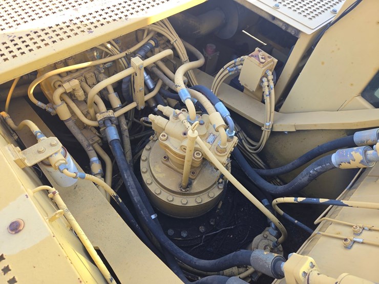 caterpillar-330b-image-24
