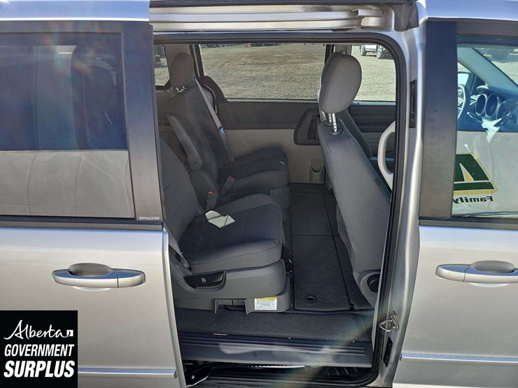 dodge-grand-caravan-image-16