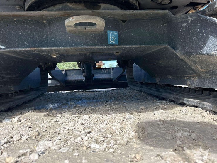 2017-deere-26g-image-33