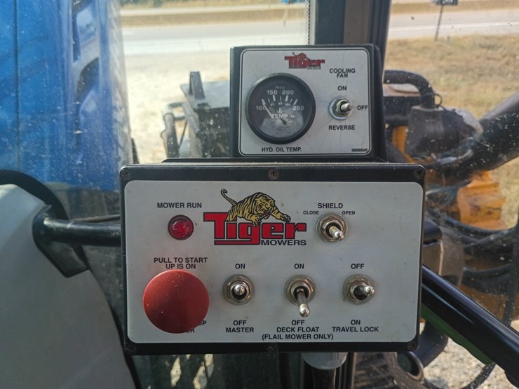 2021-new-holland-ts6.110-image-40