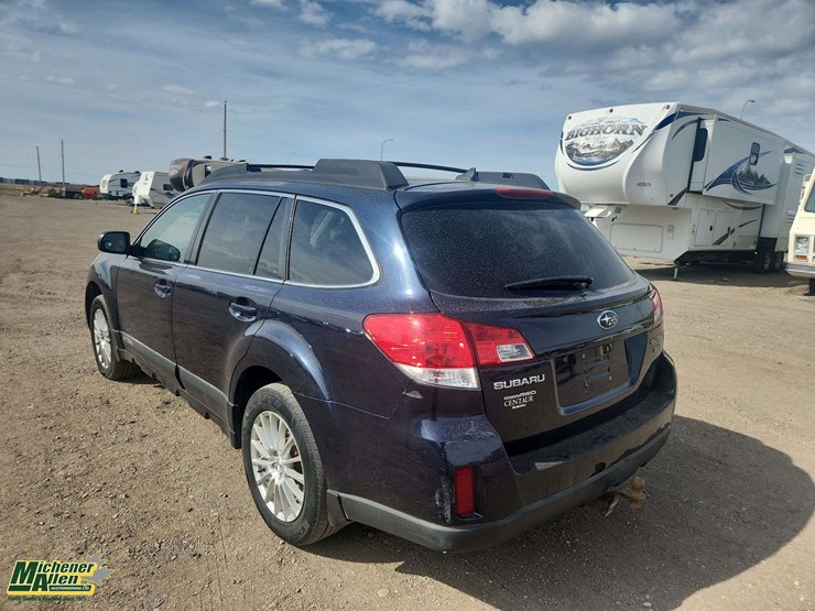 2014-subaru-outback-image-3