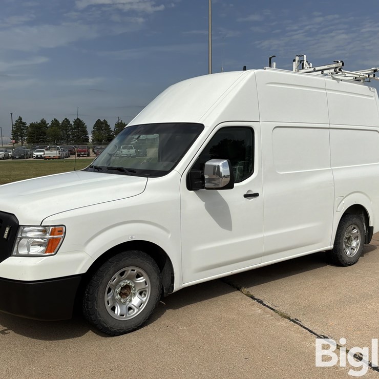 2017 NISSAN NV2500