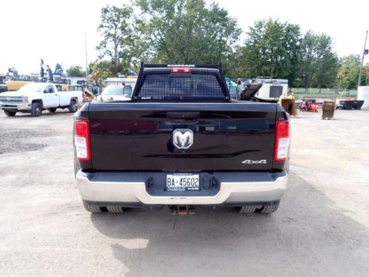2019-dodge-ram-3500-image-6