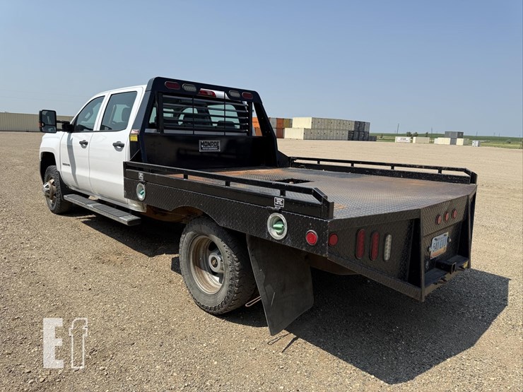 2015-chevrolet-3500hd-image-4
