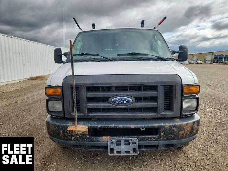2010-ford-cargo-image-34