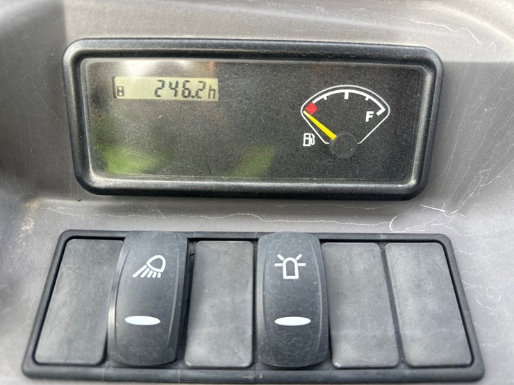 volvo-ec27d-image-41