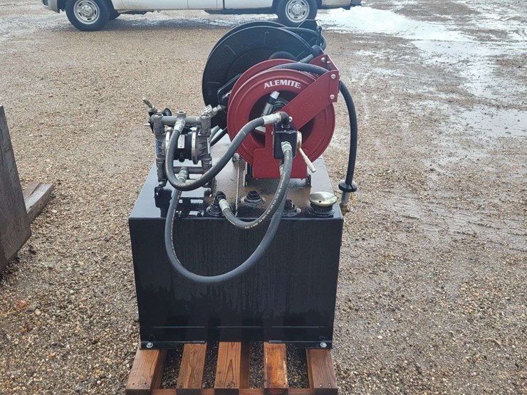 lubrication-skid-100-gallon-used-oil/100-gallon-new-oil-tanks-image-2
