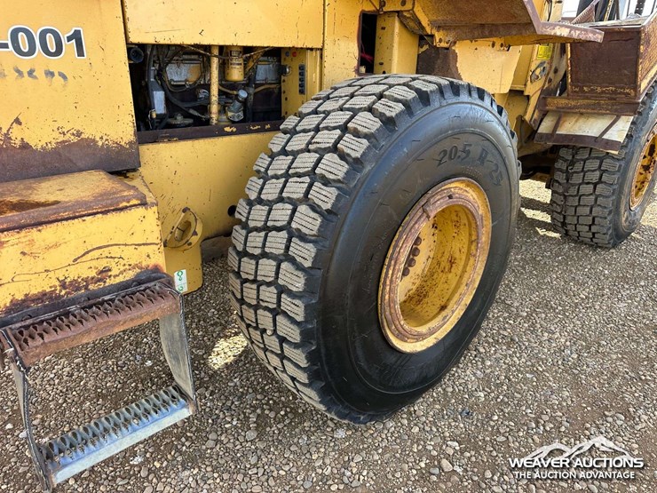 caterpillar-938f-image-39