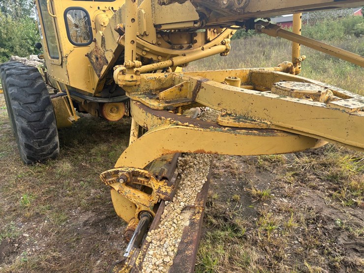 caterpillar-12-image-26