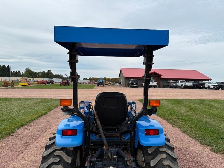 new-holland-tc25d-image-21