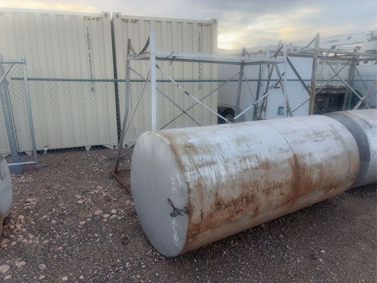 farm-fuel-tank-with-stand-image-3