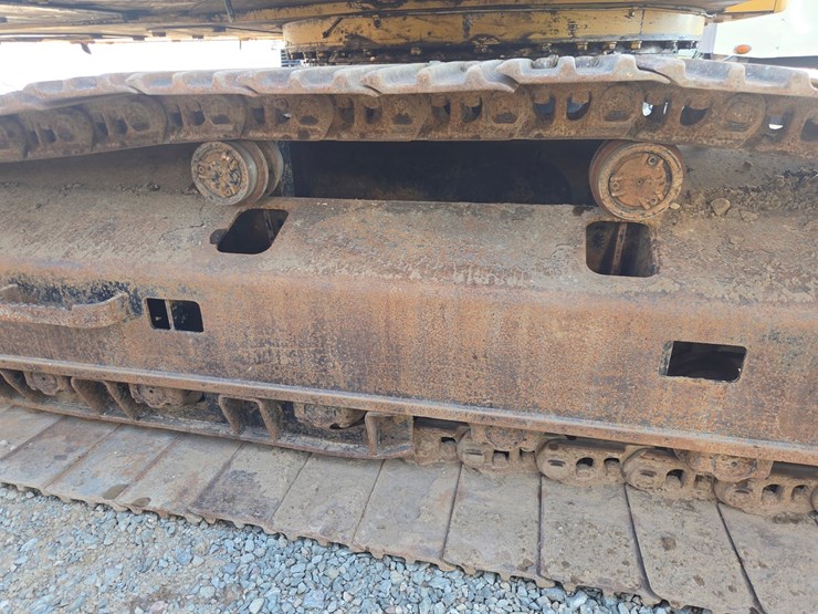 caterpillar-330b-image-68