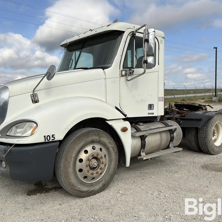 2005 FREIGHTLINER COLUMBIA 120