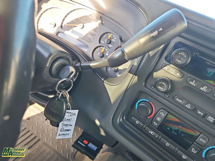 2004-gmc-sierra-2500hd-image-23