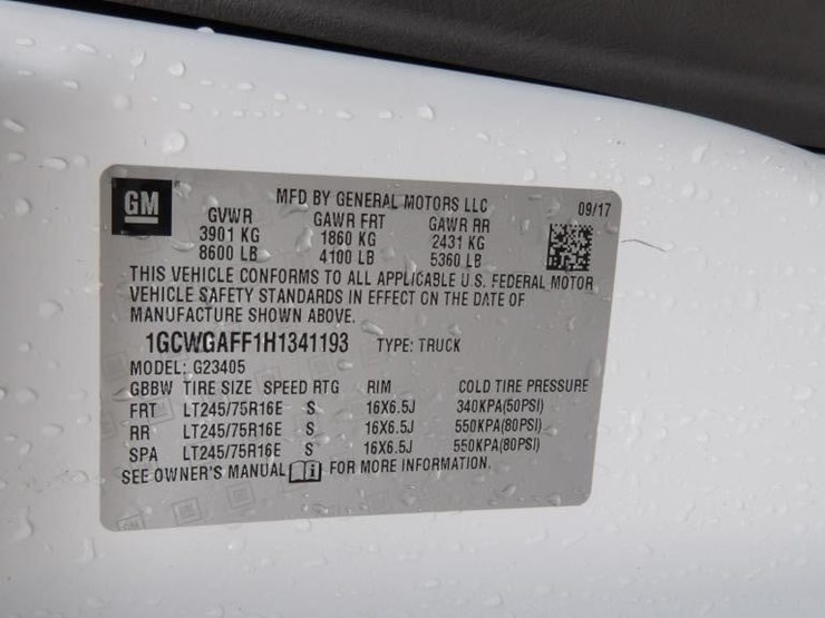 2017-chevrolet-express-2500-image-21