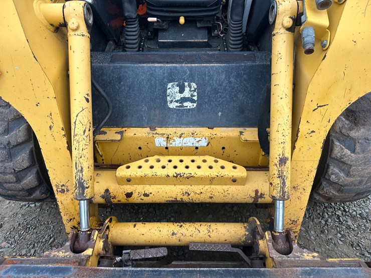 deere-240-image-19