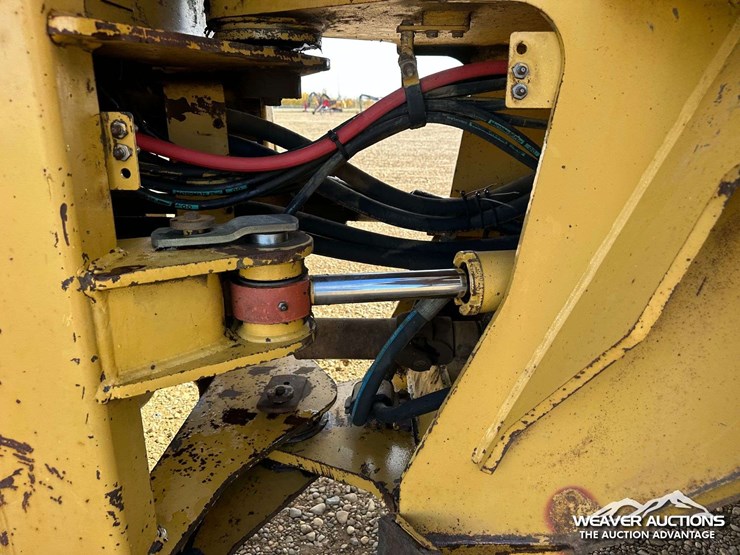 caterpillar-938f-image-44